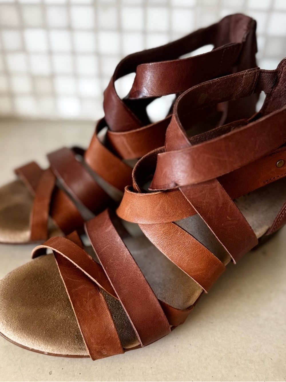 CLARKS Collection Brown Strappy Leather Gladiator Sandals Small Heel Womens 6 EU